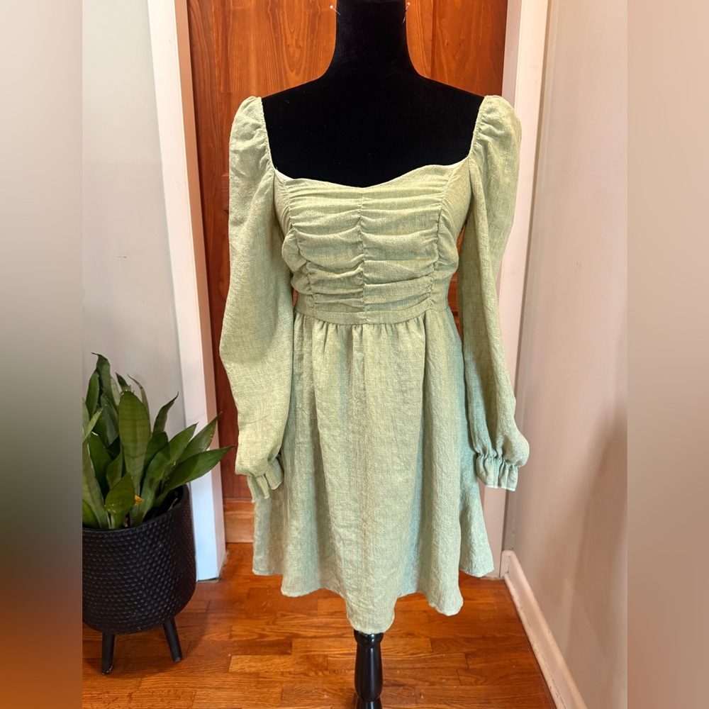 SUPER CUTE Woman’s Dress size Med